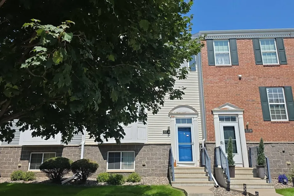 15736 France Way Apple Valley, MN 55124, Dakota County