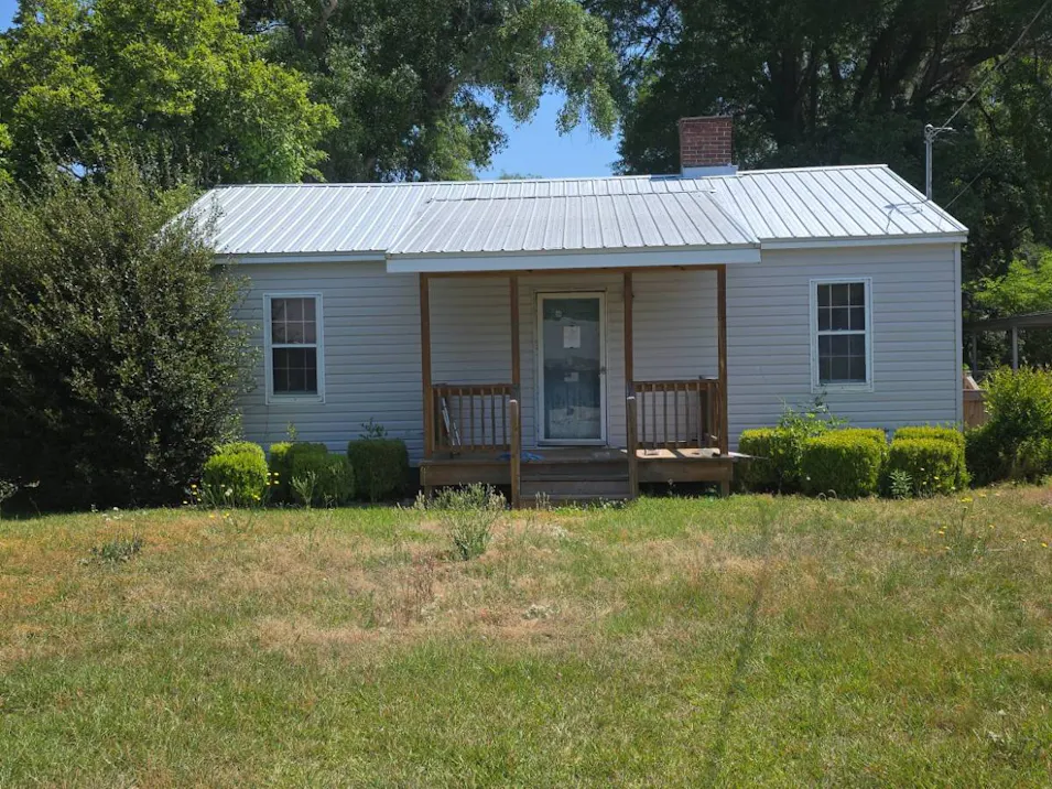 137 S 3rd St Cochran, GA 31014, Bleckley County
