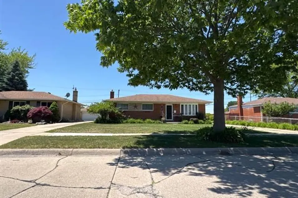 33181 Brownlea Dr Sterling Heights, MI 48312, Macomb County