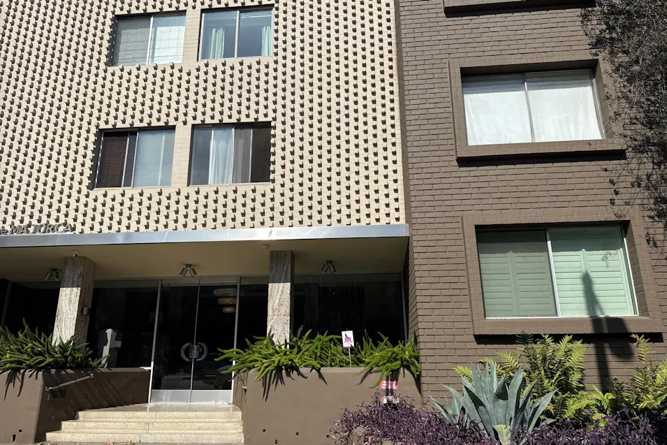 531 N Rossmore Ave Apt 206 Los Angeles, CA 90004, Los Angeles County