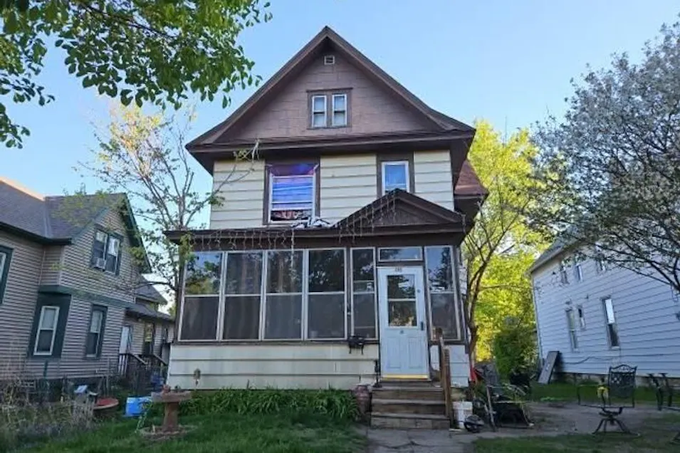 689 Charles Avenue Saint Paul, MN 55104, Ramsey County