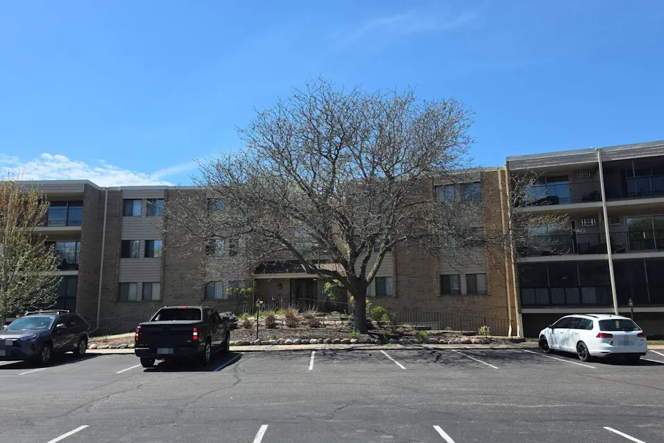 1871 Silver Bell Rd Apt 222 Eagan, MN 55122, Dakota County