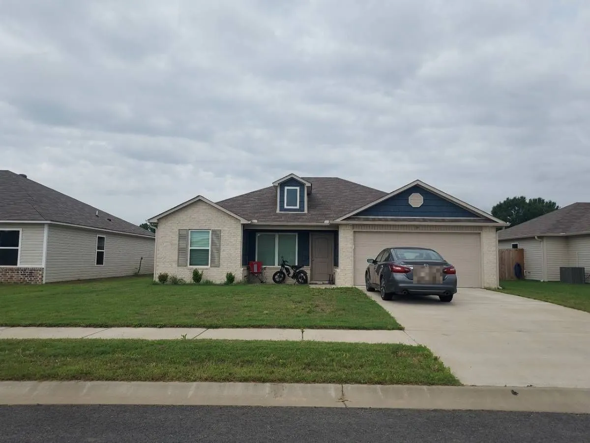 Farmhouse Cir, Vilonia, AR 72173