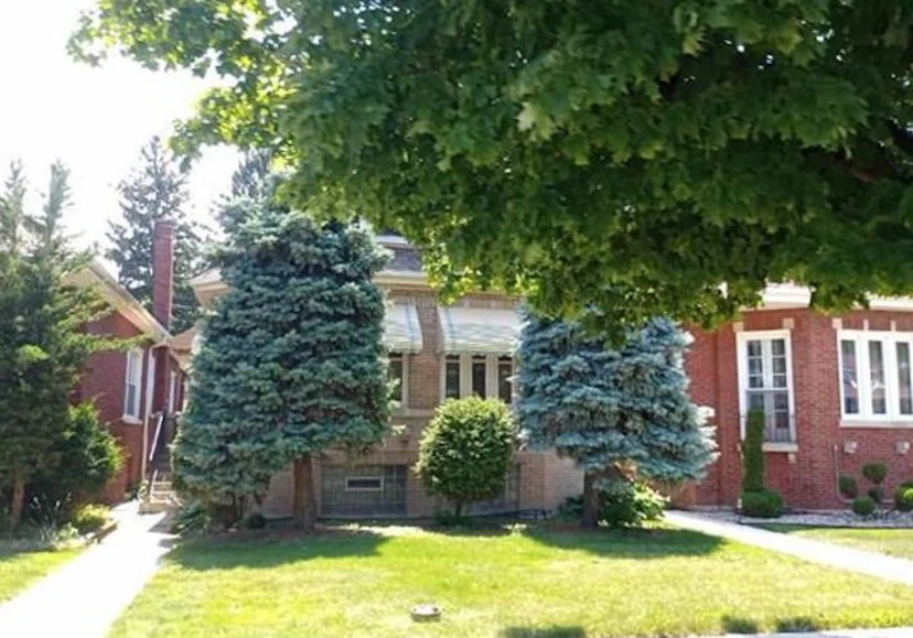1045 W 92nd Pl
