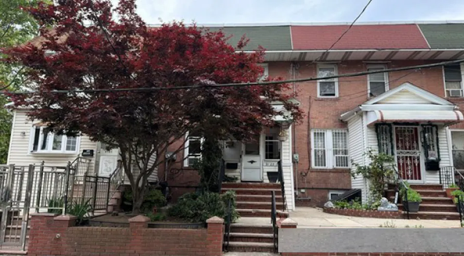 91 -03 95th St Woodhaven, NY 11421, Queens County