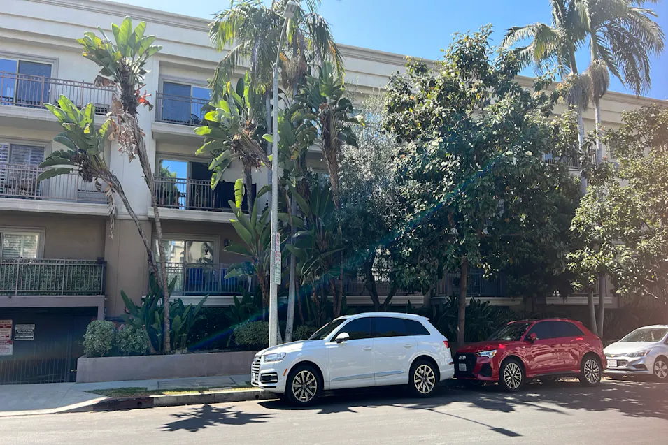 141 S Clark Dr Unit 111 West Hollywood, CA 90048, Los Angeles County