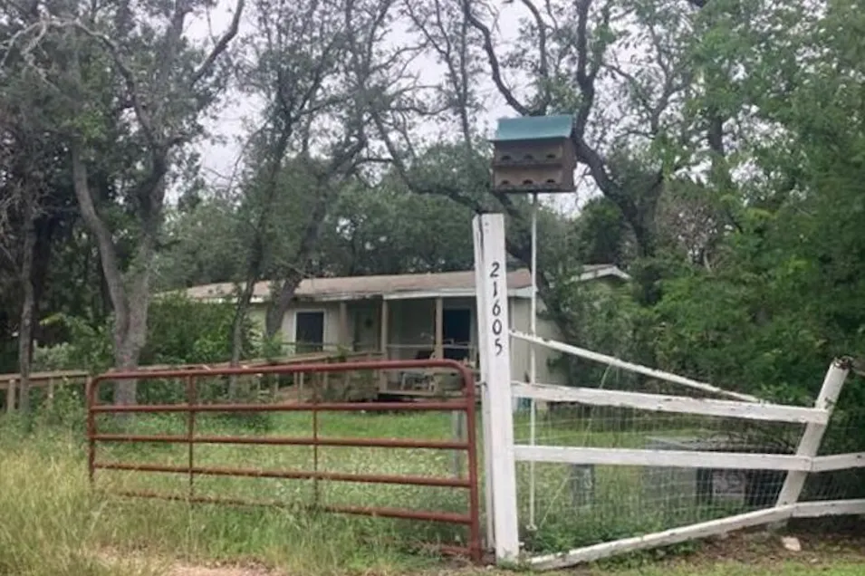 21605 Cheyenne Cv Lago Vista, TX 78645, Travis County