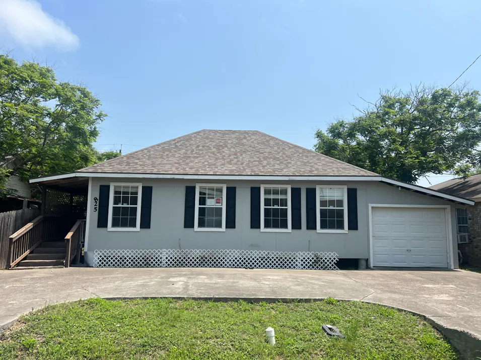 825 Booty St Sinton, TX 78387, San Patricio County