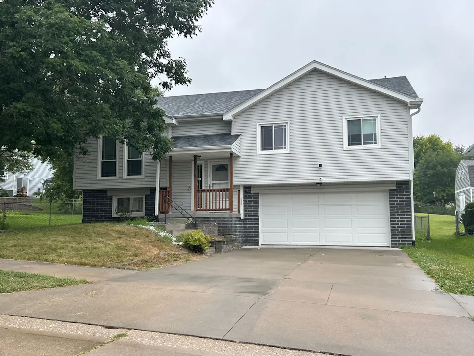 8315 Hanover Street Omaha, NE 68122, Douglas County