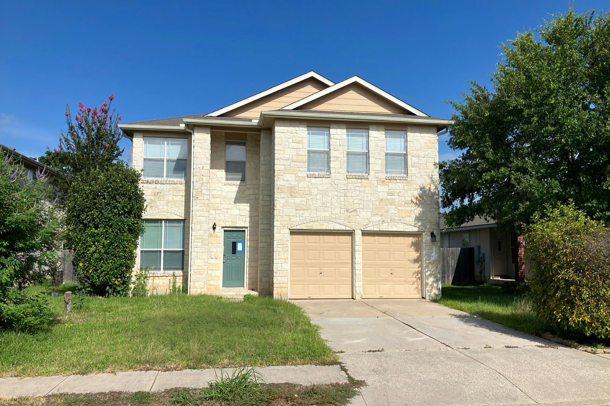 Decker Dr, Hutto, TX 78634
