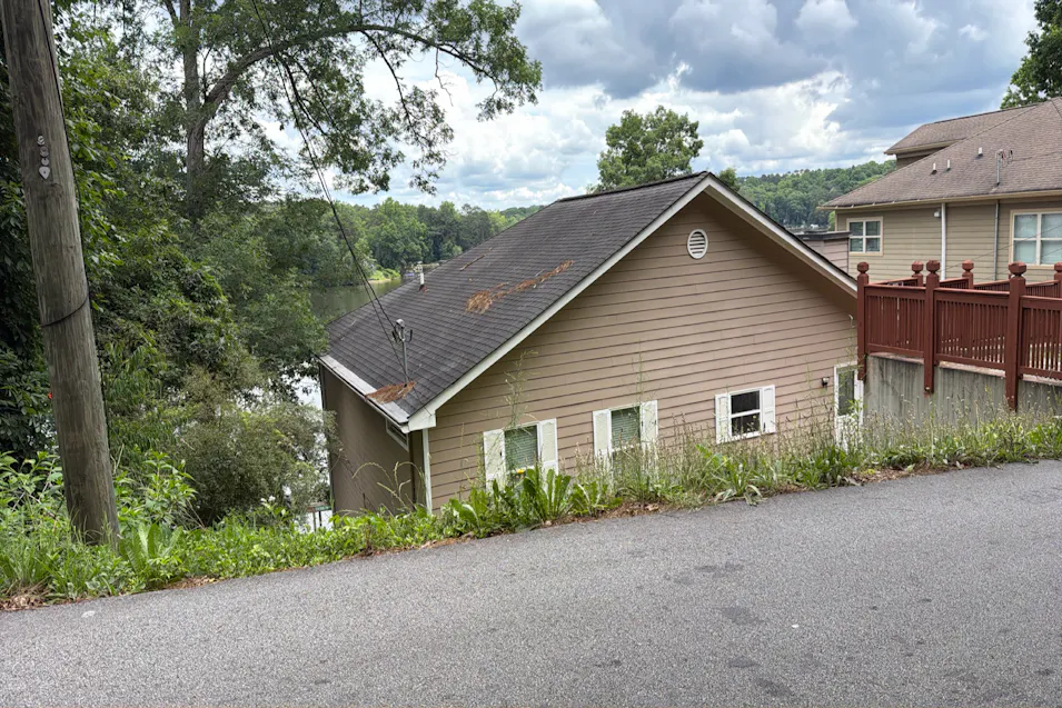 8486 Lake Dr Snellville, GA 30039, Gwinnett County