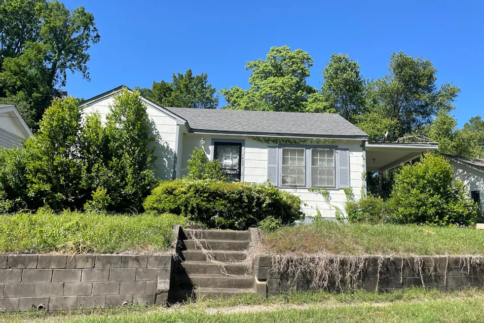 1409 Division Street Vicksburg, MS 39180, Warren County