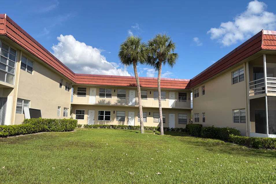 64 Woodland Drive Apt 103 Vero Beach, FL 32962, Indian River County