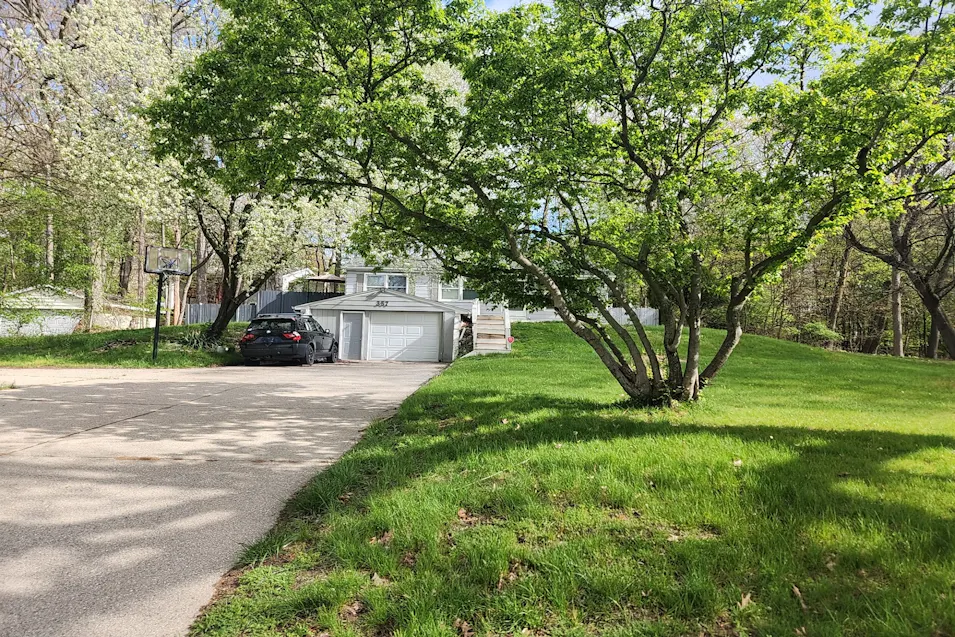 357 Mabel St NW Comstock Park, MI 49321, Kent County