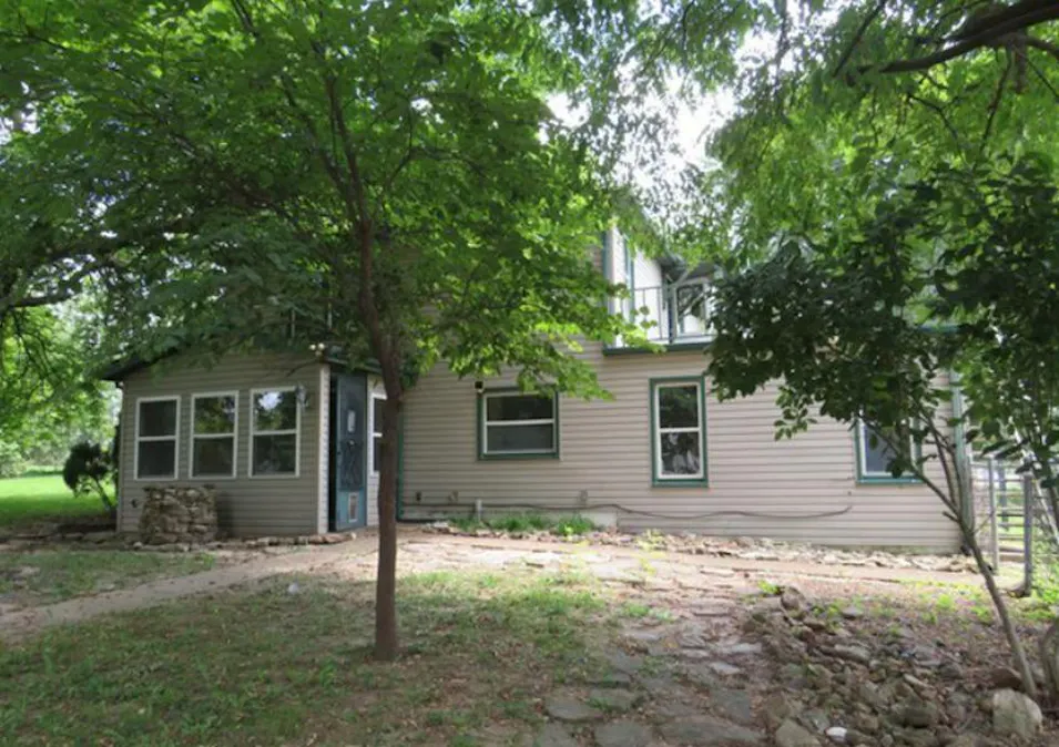 510 N Oak Owensville, MO 65066, Crawford County