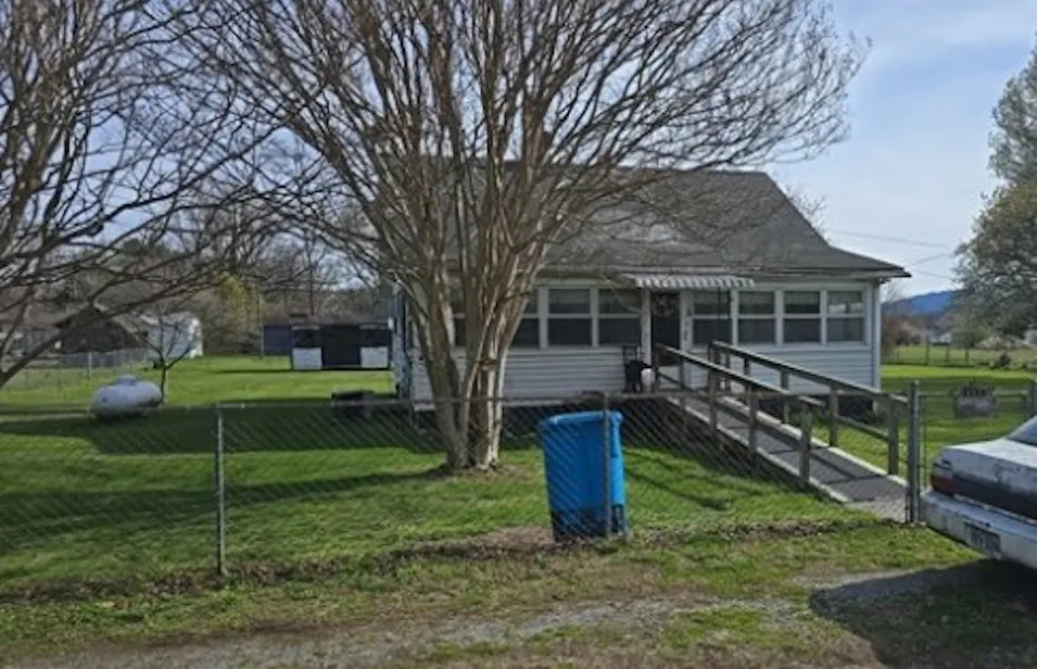 152 5th St New Castle, VA 24127, Craig County