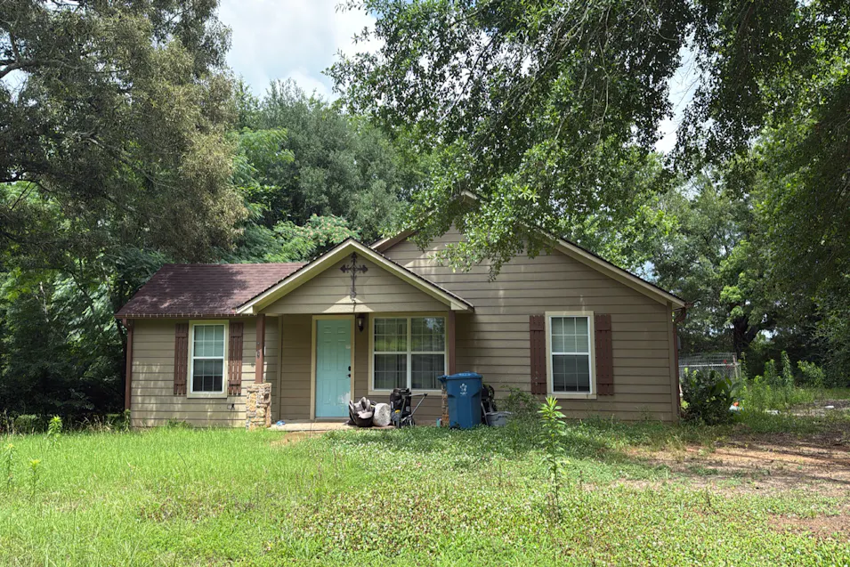406 S Price St Troup, TX 75789, Smith County