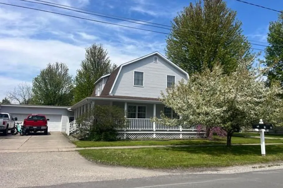 114 W 1st St Tawas City, MI 48763, Iosco County
