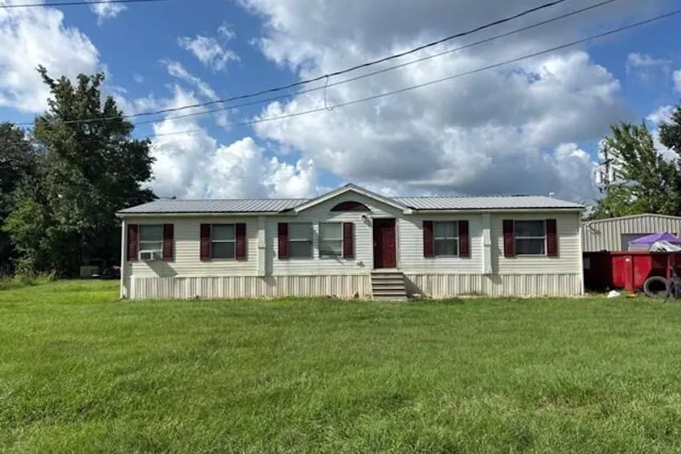 36119 La Hwy 16 Denham Springs, LA 70706, Livingston County