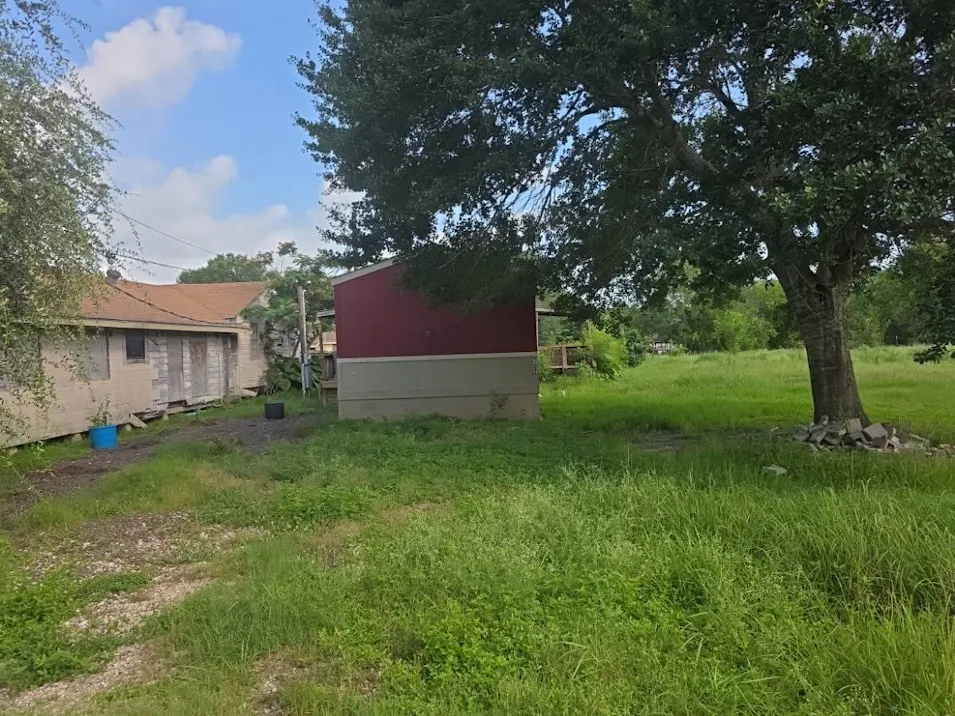 702 Parkmoor Edna, TX 77957, Jackson County