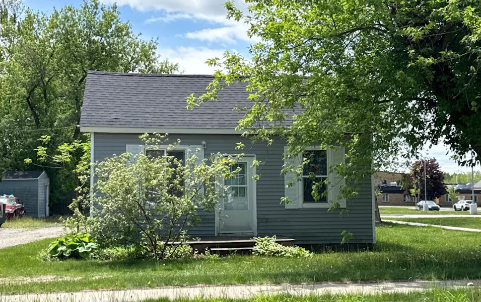 218e Muskegon St Cedar Springs, MI 49319, Kent County