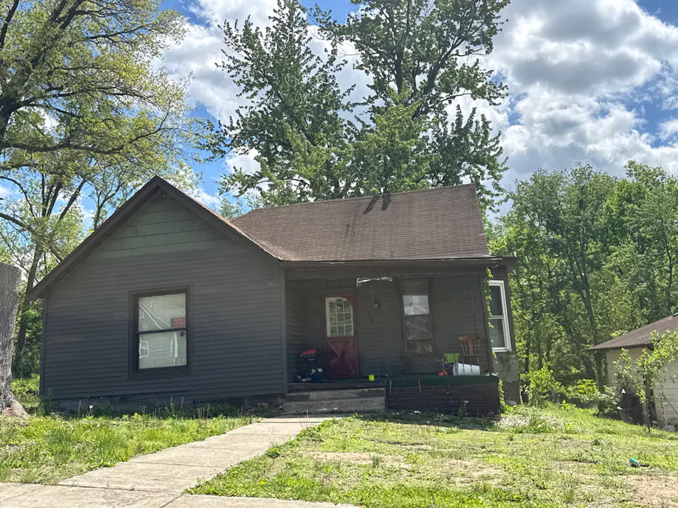908 E Madison St Riverton, IL 62561, Sangamon County