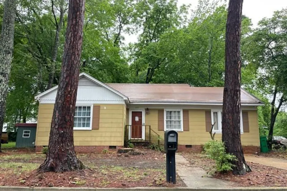 305 14th St N Columbus, MS 39701, Lowndes County