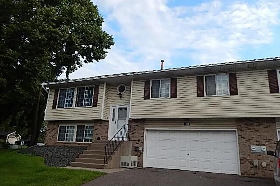 1913 Bielenberg Dr Woodbury, MN 55125, Washington County