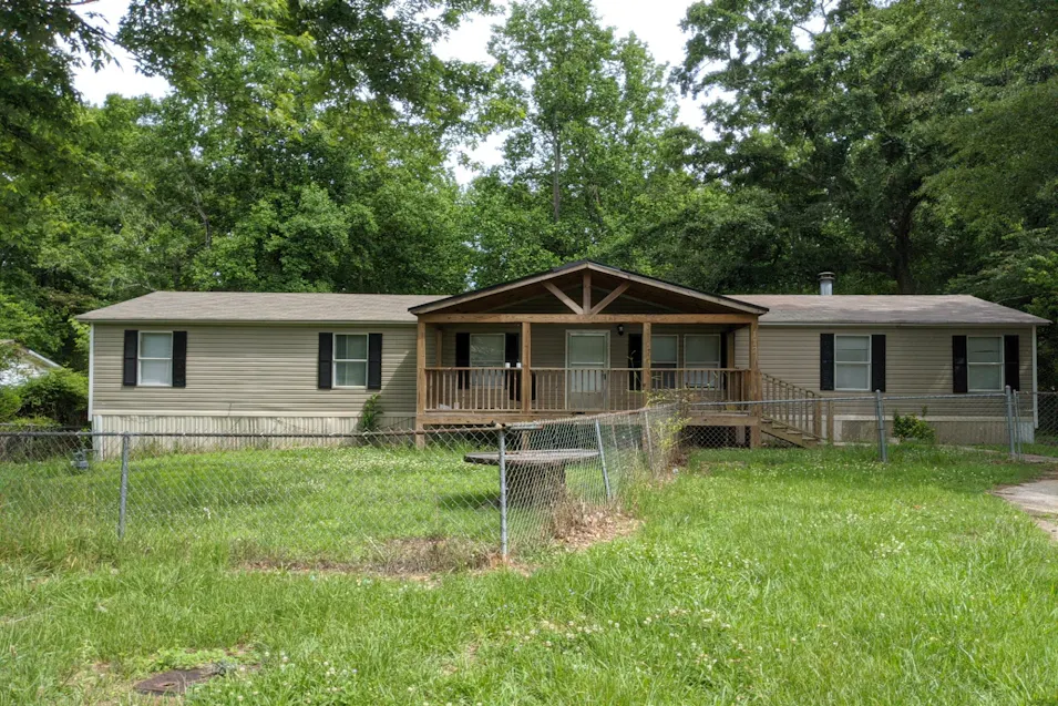 112 Skyland Dr E Locust Grove, GA 30248, Henry County