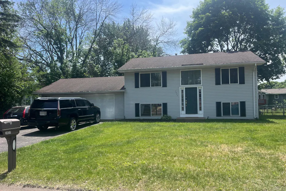 1444 Meadowmoor Dr NE Fridley, MN 55432, Anoka County