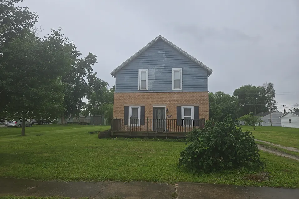 219 E Elm St Argenta, IL 62501, Macon County