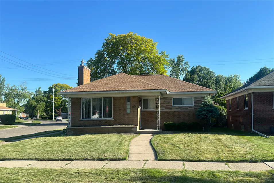 16405 Collinson Ave Eastpointe, MI 48021, Macomb County