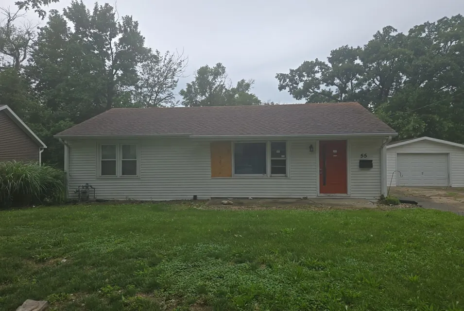 55 7th Dr. Decatur, IL 62521, Macon County