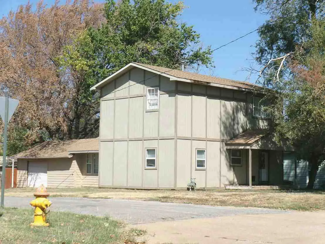 Jefferson Ave, Wellington, KS 67152