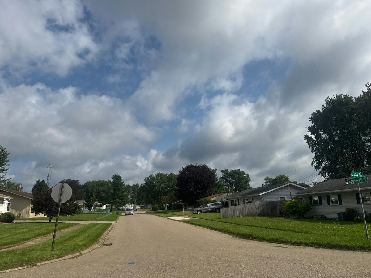Cathy Dr, Canton, OH 44705