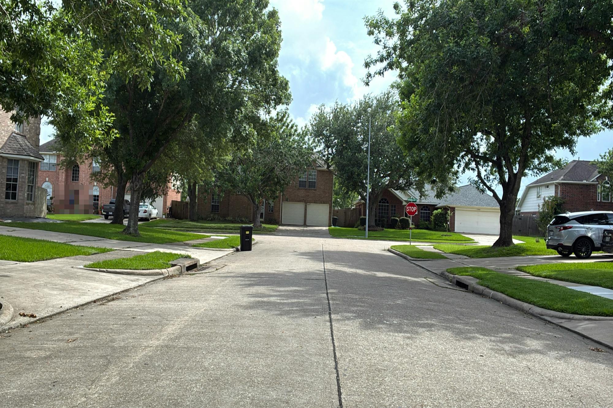 Girl Scout Ln, Friendswood, TX 77546