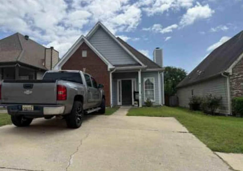126 Charlton Ln