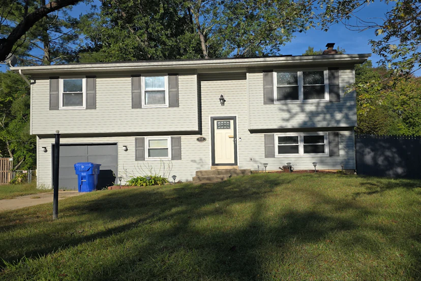 722 University Dr