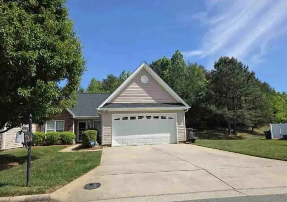 5700 Sycamore Glen Rd Greensboro, NC 27405, Guilford County