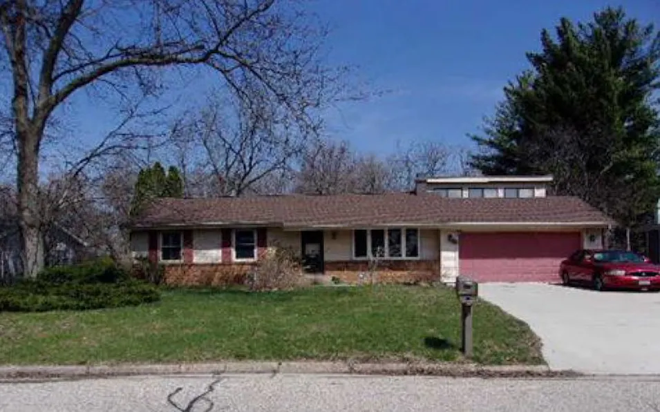 2855 Chatsworth Dr Beloit, WI 53511, Rock County