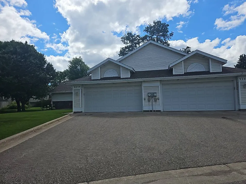 9239 Yorkshire Ln Minneapolis, MN 55443, Hennepin County