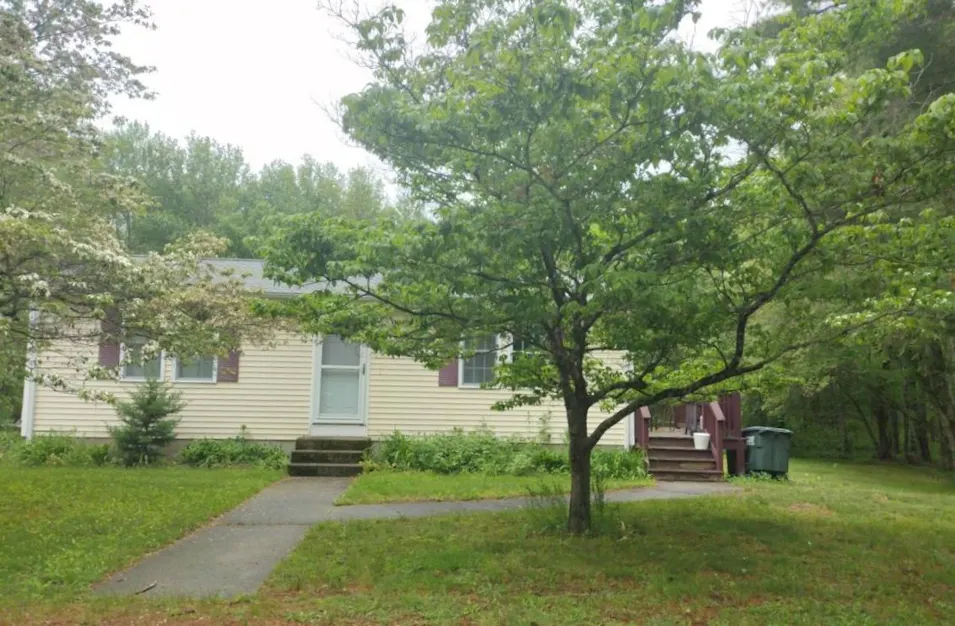 69 Niantic Trl W Greenwich, RI 02817, Kent County