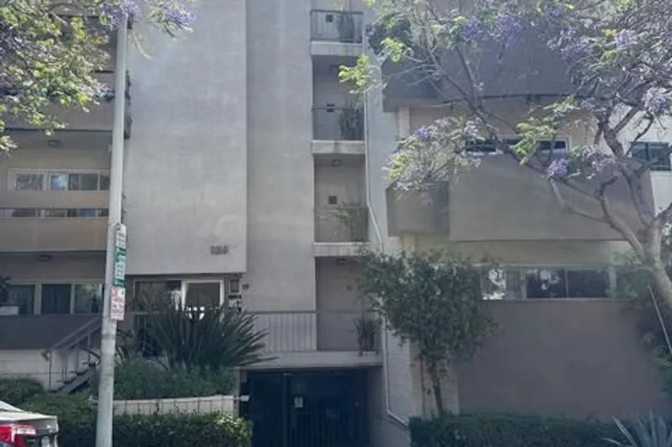1110 Hacienda Pl Apt 205 West Hollywood, CA 90069, Los Angeles County