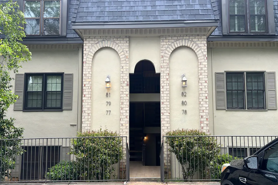 78 Chaumont Sq NW Atlanta, GA 30327, Fulton County