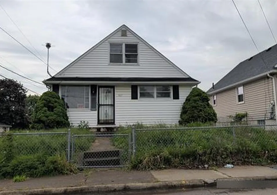 3028 Windsor Pl SW Canton, OH 44710, Stark County