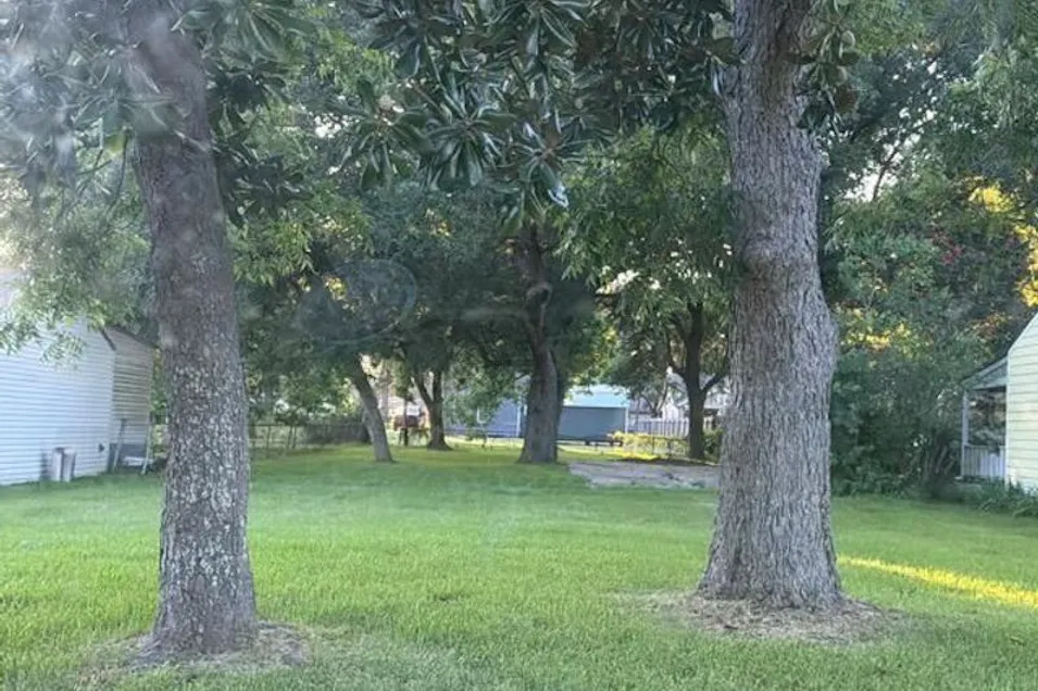 6857 Browning Street Groves, TX 77619, Jefferson County