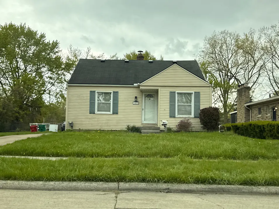 18070 Veronica Ave Eastpointe, MI 48021, Macomb County
