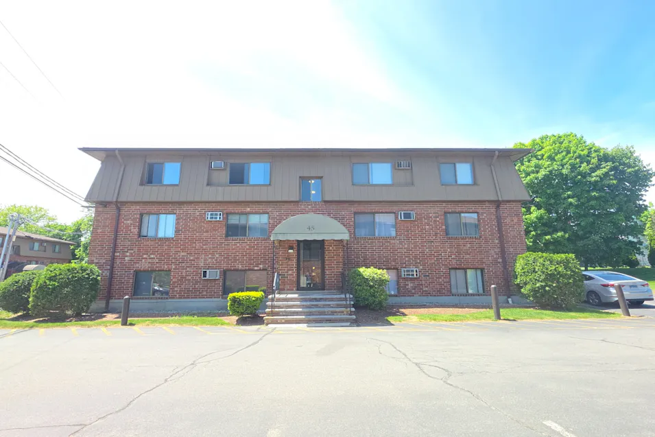 45 Log Street, Unit 1h, Bass Island Estates Condominium Manchester, NH 03102, Hillsborough County