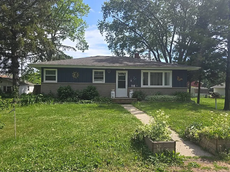 621 2nd St Waldo, WI 53093, Sheboygan County