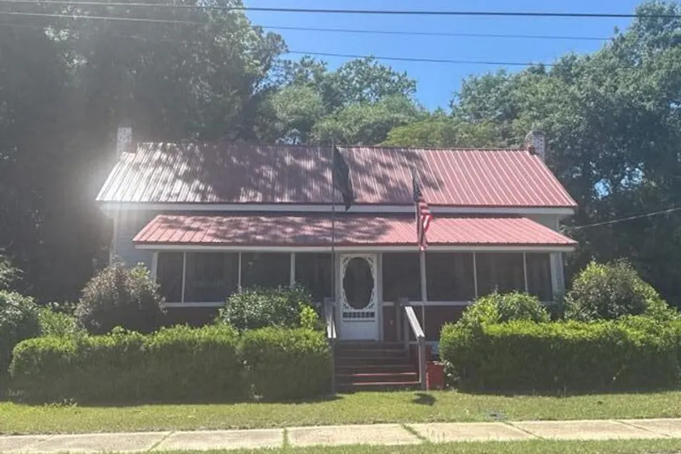 609 N Randolph Street Oglethorpe, GA 31068, Macon County